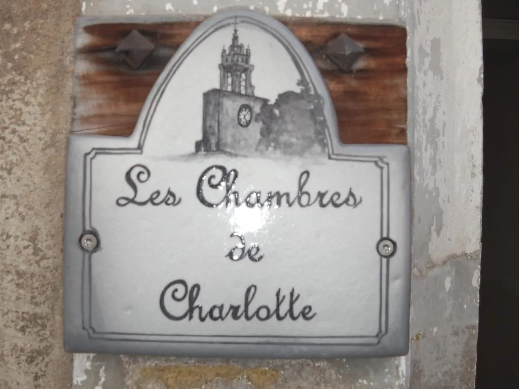 Les Chambres De Charlotte Cucuron 0*,  France